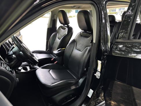 Used 2017 Jeep Compass Limited w/ Navigation Group AWD/4WD image 17