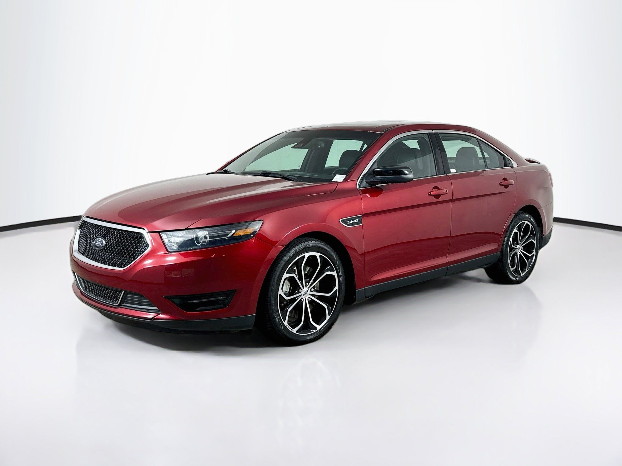 Used 2018 Ford Taurus SHO AWD/4WD image 3