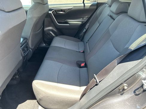 Used 2025 Toyota RAV4 XLE FWD image 18