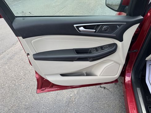 Used 2021 Ford Edge Titanium AWD/4WD image 7