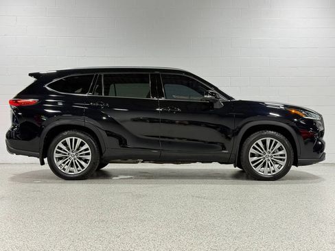 Used 2023 Toyota Highlander Platinum AWD/4WD image 5
