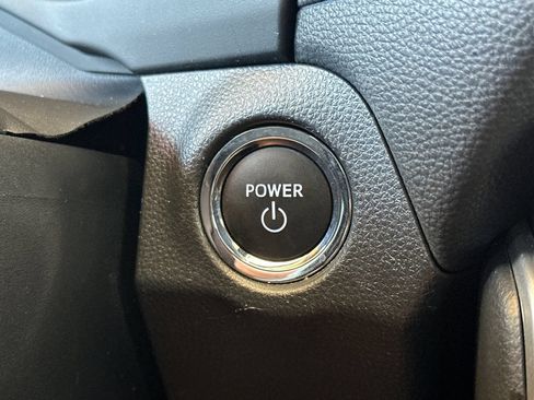 Used 2025 Toyota RAV4 XLE AWD/4WD image 25