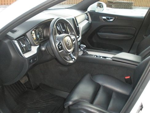 Used 2018 Volvo XC60 T6 Inscription w/ Advanced Package image 25