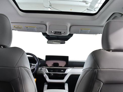 New 2025 Ford Explorer Active w/ Active Comfort Package image 17