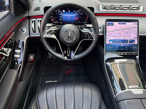 Used 2022 Mercedes-Benz S 580 4MATIC Sedan w/ AMG Line Package image 13