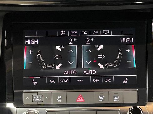 Used 2021 Audi e-tron Premium w/ Convenience Plus Package image 39