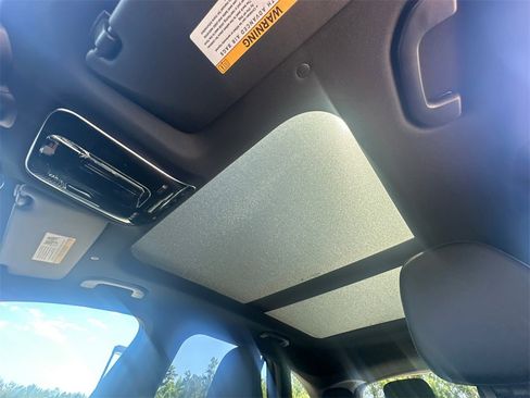 Certified 2025 Mercedes-Benz GLC 300 image 33