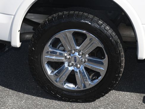 Used 2019 Ford F150 Lariat w/ Equipment Group 502A Luxury image 24