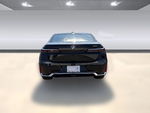New 2026 BMW 740i image 8