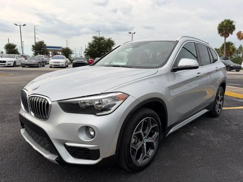 Used 2018 BMW X1 sDrive28i w/ Convenience Package FWD image 3