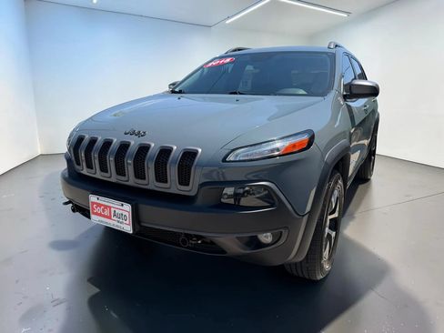 Used 2015 Jeep Cherokee Trailhawk w/ Comfort/Convenience Group AWD/4WD image 6