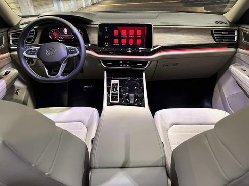 New 2026 Volkswagen Atlas SEL AWD/4WD image 17
