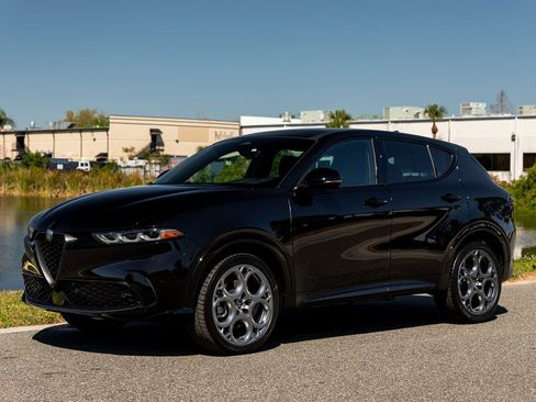 New 2025 Alfa Romeo Tonale w/ Premium Package image 12