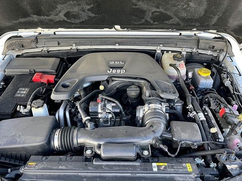 Certified 2021 Jeep Wrangler Unlimited Sahara image 11