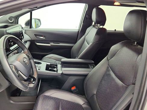 Used 2023 Toyota Sienna XSE AWD/4WD image 20
