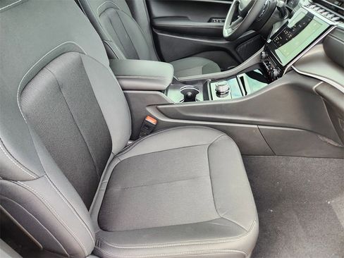 New 2025 Jeep Grand Cherokee Laredo w/ MOPAR Finishing Package image 10