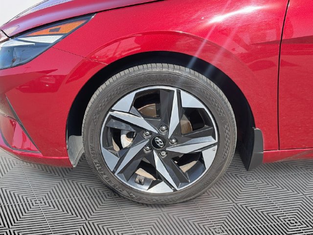 Used 2023 Hyundai Elantra SEL w/ Convenience Package FWD image 9