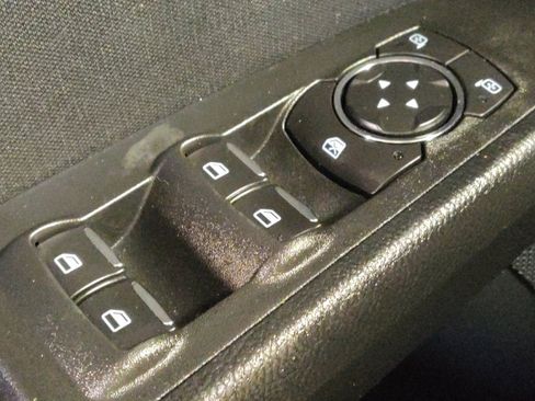 Used 2018 Ford Fusion SE w/ Fusion SE Technology Package FWD image 27