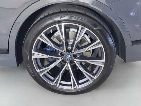 Used 2022 BMW X7 xDrive40i w/ M Sport Package AWD/4WD image 33