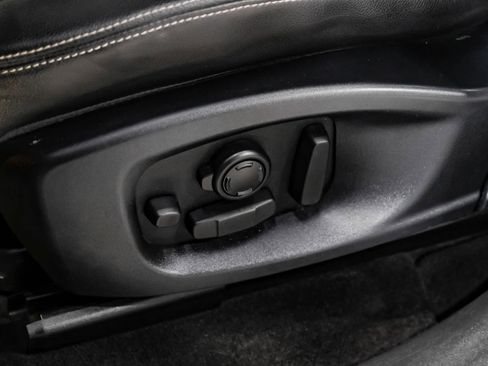 Used 2017 Jaguar F-PACE S image 38