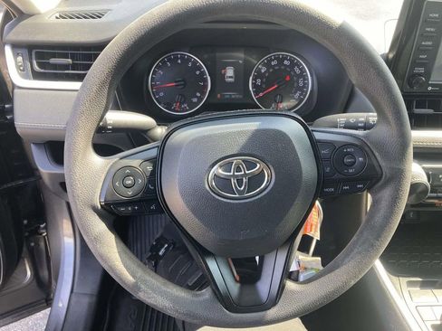 Used 2022 Toyota RAV4 LE FWD image 29