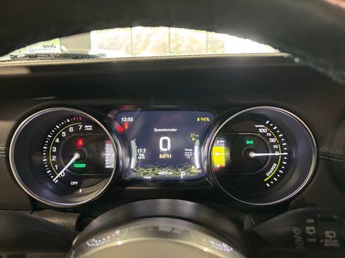 Used 2022 Jeep Wrangler Unlimited Rubicon 4xe w/ Cold Weather Group AWD/4WD image 13
