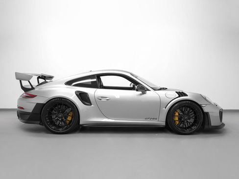 Certified 2018 Porsche 911 GT2 RS w/ Weissach Package image 13