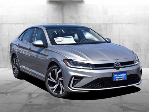 New 2026 Volkswagen Jetta SE FWD image 2