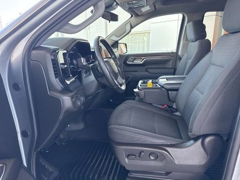 Used 2024 Chevrolet Silverado 1500 LT AWD/4WD image 8