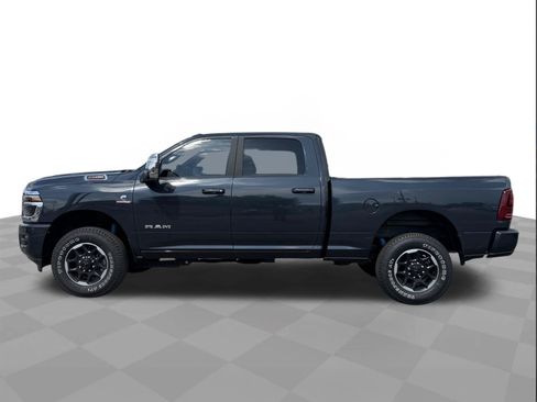 Used 2025 RAM 2500 Laramie AWD/4WD image 2