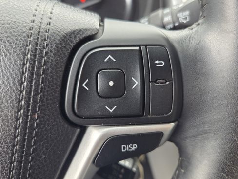 Used 2015 Toyota Highlander Plus FWD image 22