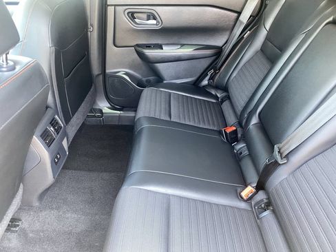 Certified 2025 Nissan Rogue SV AWD/4WD image 14