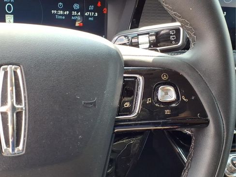 Used 2023 Lincoln Corsair AWD image 7