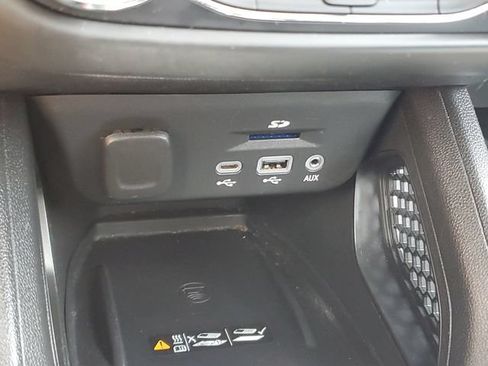 Used 2023 Chevrolet TrailBlazer ACTIV w/ Sun and Liftgate Package AWD/4WD image 31