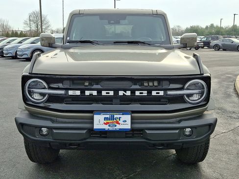 Used 2025 Ford Bronco Outer Banks image 2