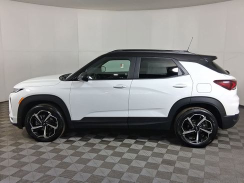 Used 2023 Chevrolet TrailBlazer RS w/ Sun and Liftgate Package image 6