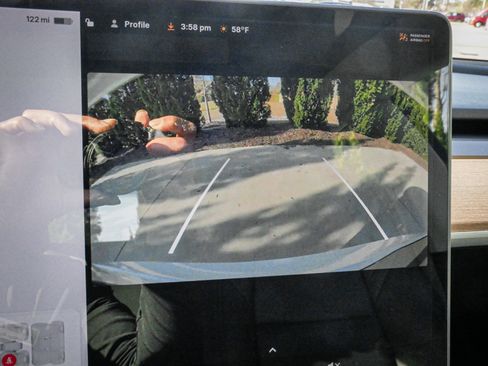 Used 2020 Tesla Model 3 Standard Range image 24