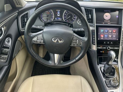 Used 2017 INFINITI Q50 Premium image 16