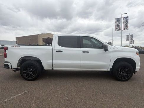 Used 2023 Chevrolet Silverado 1500 Custom image 2