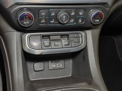 Used 2021 GMC Acadia SLT w/ Trailering Package AWD/4WD image 46
