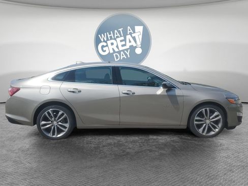 Used 2024 Chevrolet Malibu LT FWD image 2