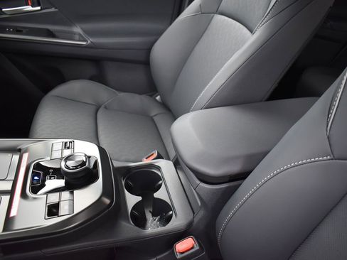 New 2026 Subaru Solterra Limited XT image 12