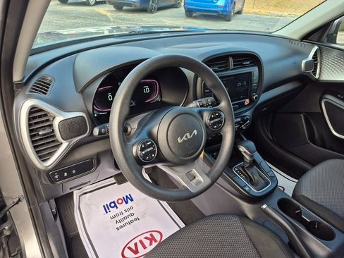 Used 2024 Kia Soul LX w/ Option Group 015 image 9