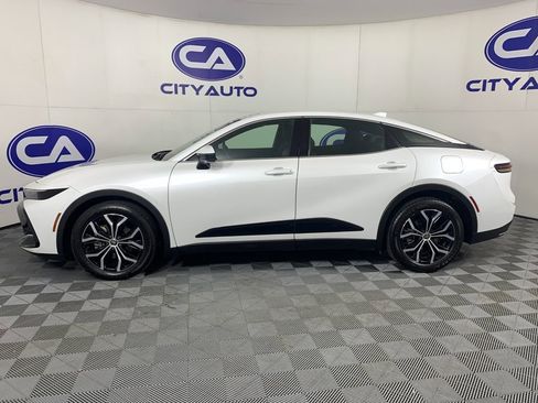 Used 2023 Toyota Crown XLE image 6