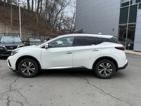 Used 2019 Nissan Murano SV w/ Premium Package image 3