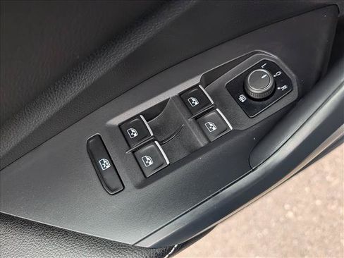 Certified 2025 Volkswagen Jetta Sport FWD image 26