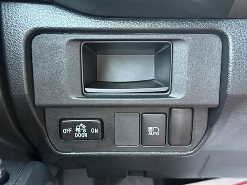 Used 2019 Toyota Tacoma SR w/ SR Convenience Package RWD image 28