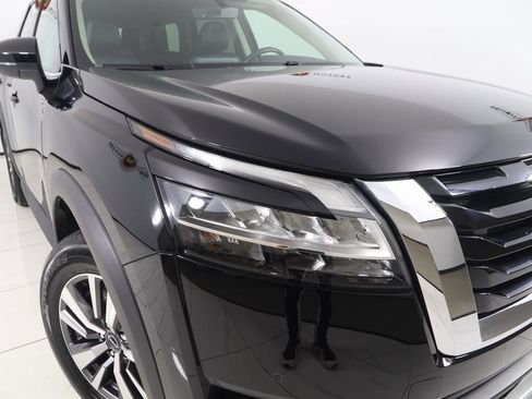 Used 2023 Nissan Pathfinder SL image 17