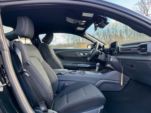 Used 2025 Ford Mustang GT RWD image 19