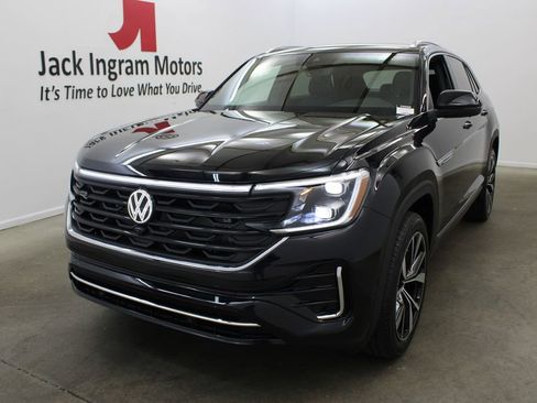 New 2026 Volkswagen Atlas Cross Sport SEL Premium R-Line image 2